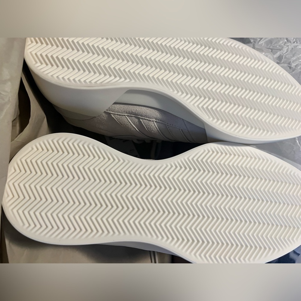 ADIDAS  X FEAR OF GOD “ Talc “ 

 - 86  “ Low “

 - w/ Extra Laces - Picture 15 of 15
